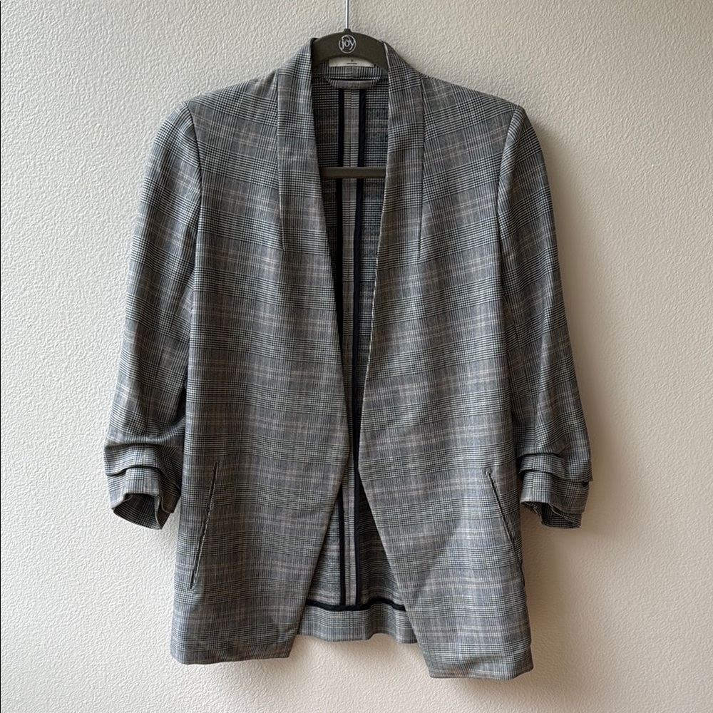 Aritzia Babaton 3/4 sleeve Plaid Blazer